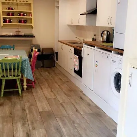 Tisara לינה וארוחת בוקר גלוואיי